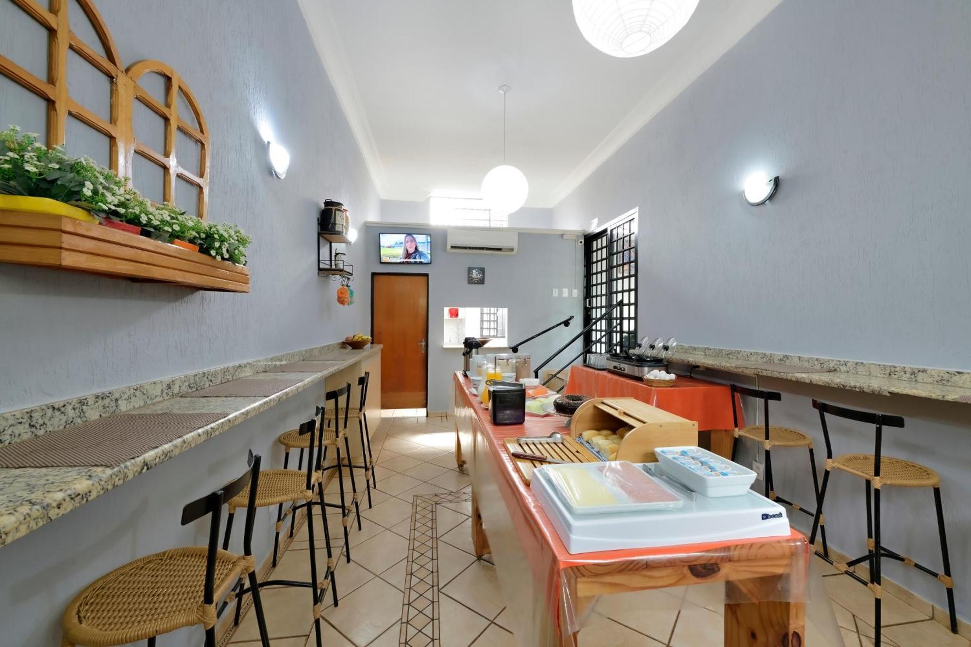 Hotel & Hostel Ribeirao ฮิเบเราเปรโต ภายนอก รูปภาพ