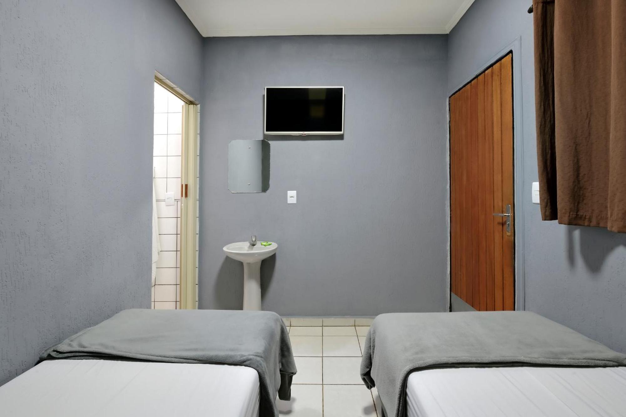 Hotel & Hostel Ribeirao ฮิเบเราเปรโต ภายนอก รูปภาพ