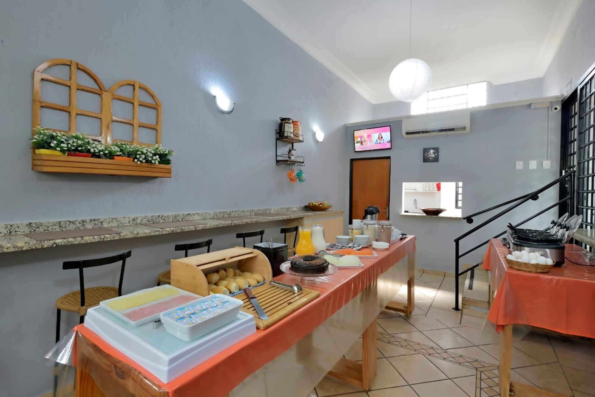 Hotel & Hostel Ribeirao ฮิเบเราเปรโต ภายนอก รูปภาพ