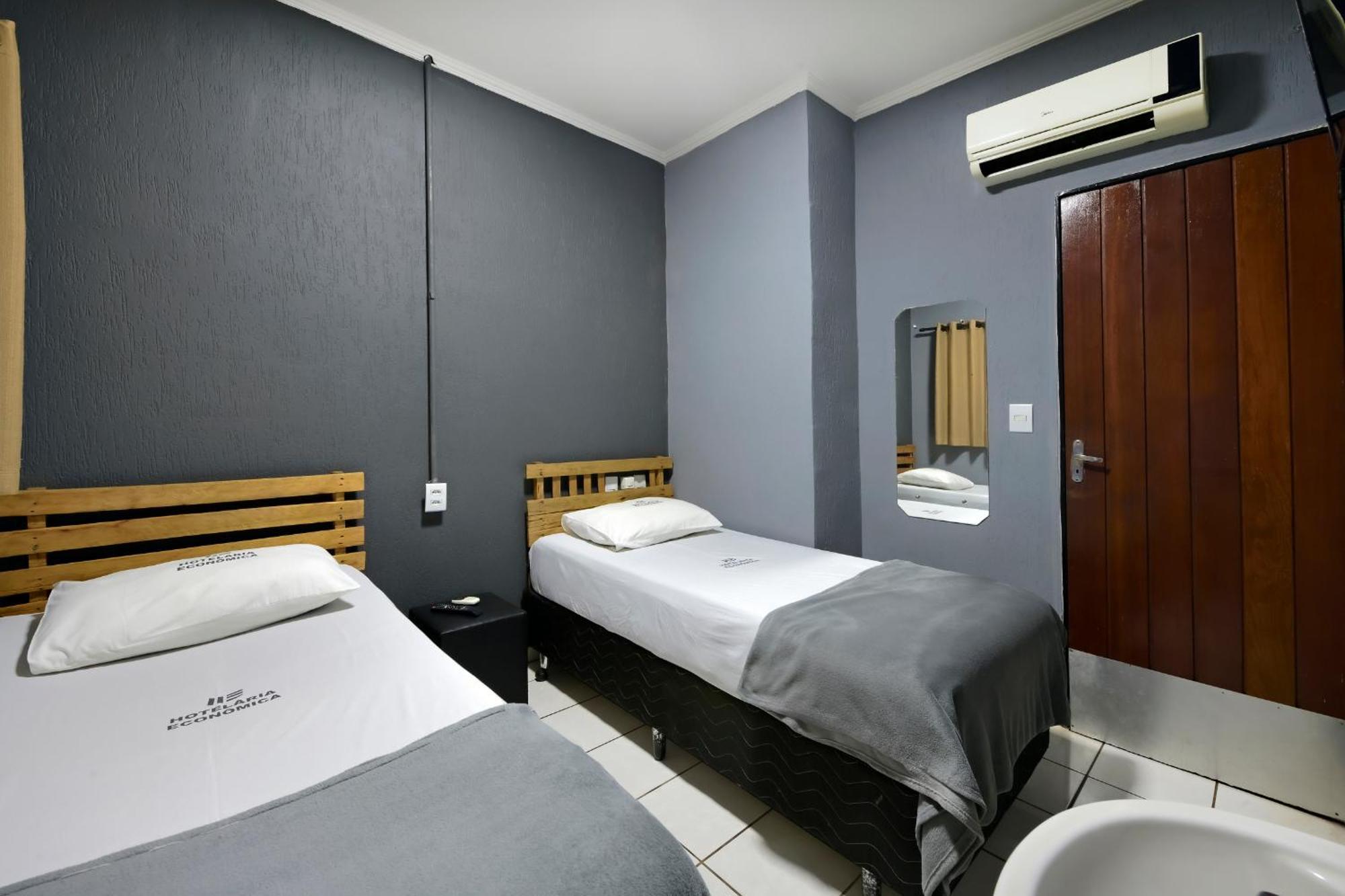 Hotel & Hostel Ribeirao ฮิเบเราเปรโต ภายนอก รูปภาพ
