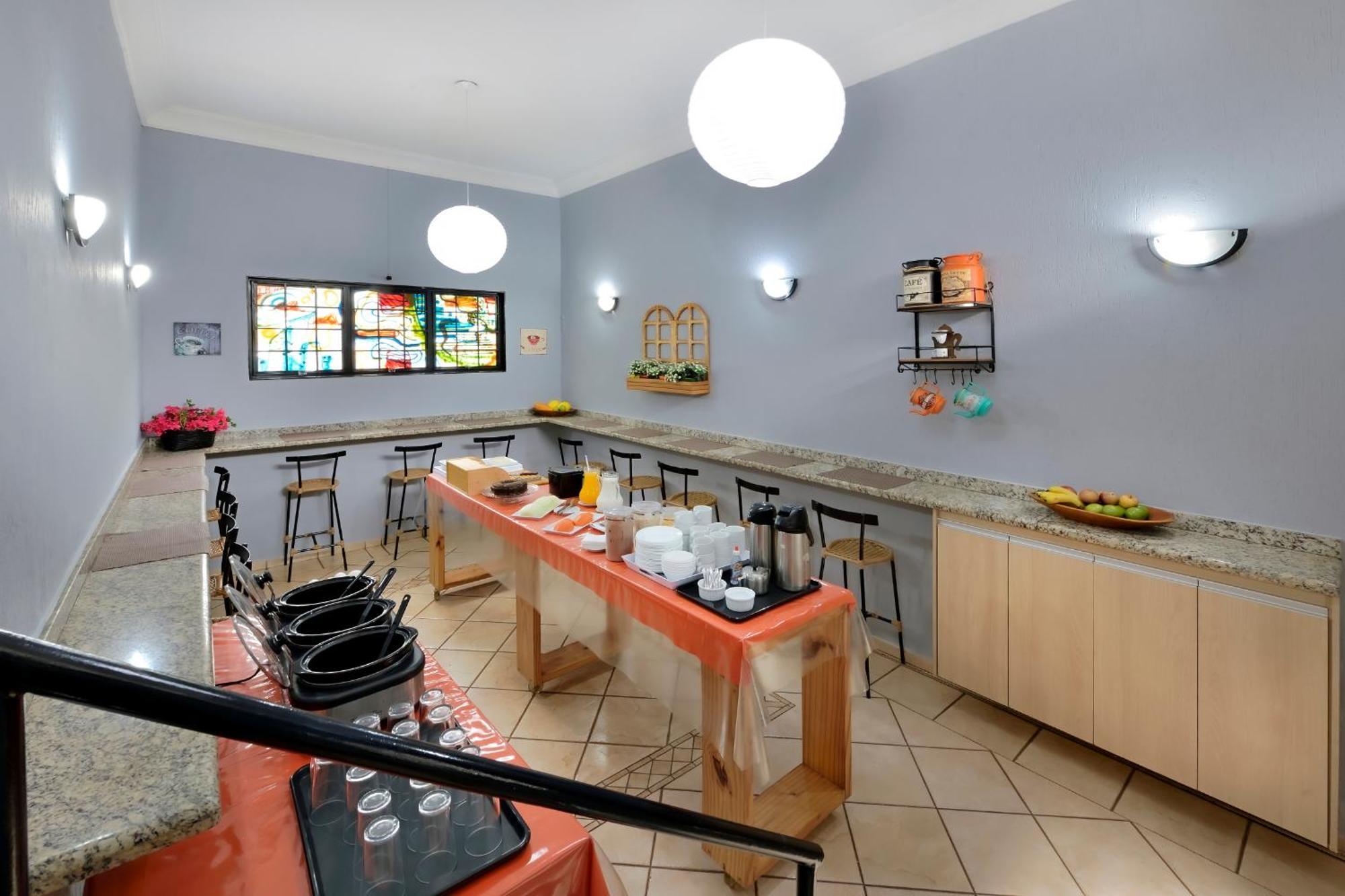 Hotel & Hostel Ribeirao ฮิเบเราเปรโต ภายนอก รูปภาพ